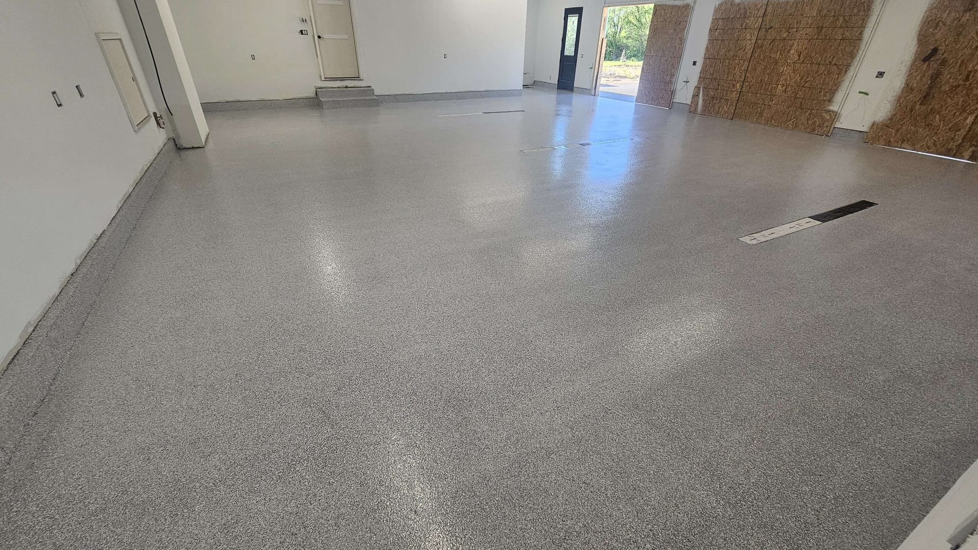 Will's Ash Flake Floor Coating